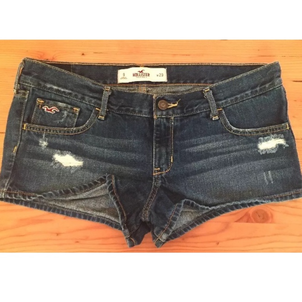 Hollister size 9 distressed shorts